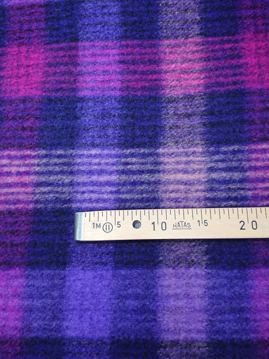 Mantelstoff m h u d grünem Karo