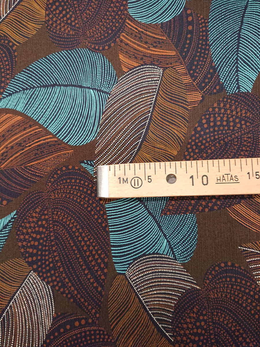 VI Crepe braun m schw/blauen gros Blättern