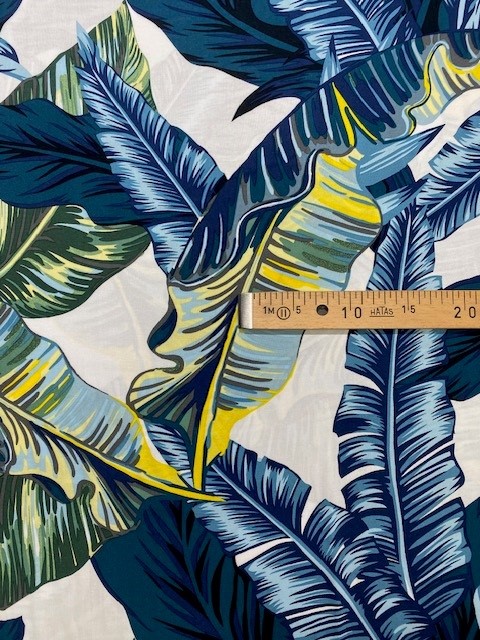 BW/PES weiss m blau/grünen Blättern